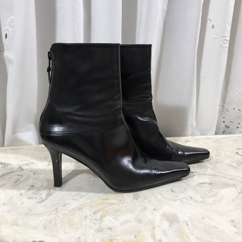 STUART WEITZMAN | Black | Glove Leather | Heeled Ankle Boots | Pointed Toe